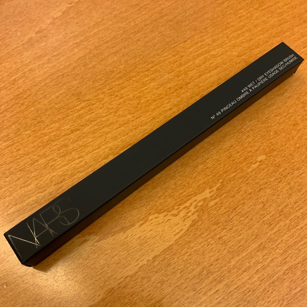 NIB Nars Wet/Dry Eyeshadow #49 Brush